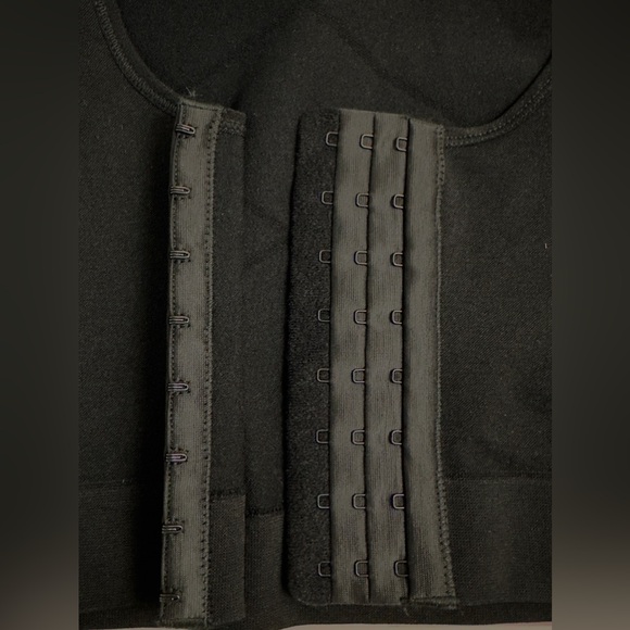 Woman’s Black Compression Crop Top with Front Hook and Eye 3/4 Sleeves  … - Picture 4 of 5